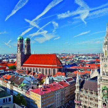 Luftaufnahme München mit Marienplatz, Rathaus und Frauenkirche